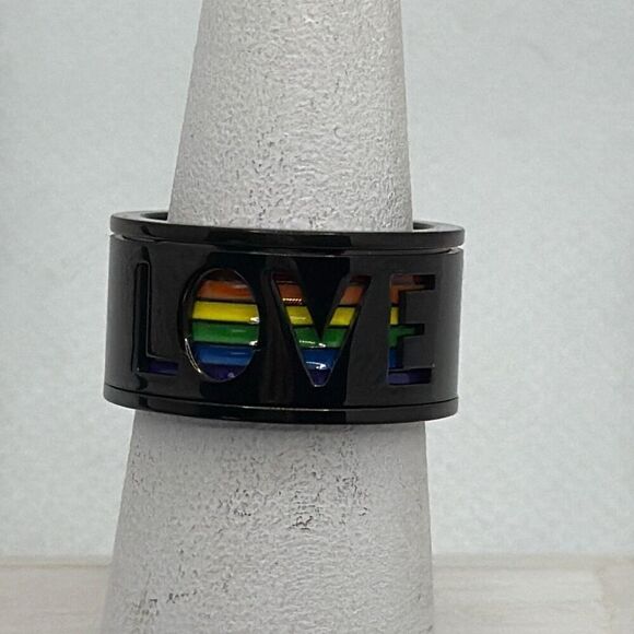NWOT Size 8 3/4 Titanium “LOVE” spinner/fidget band with rainbow flag - Picture 1 of 6